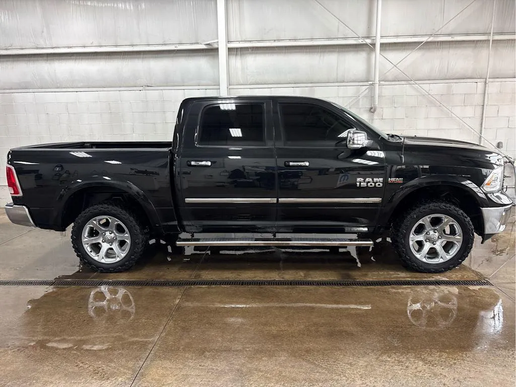 Black 2018 Ram 1500 Laramie for sale in Wilmington, OH