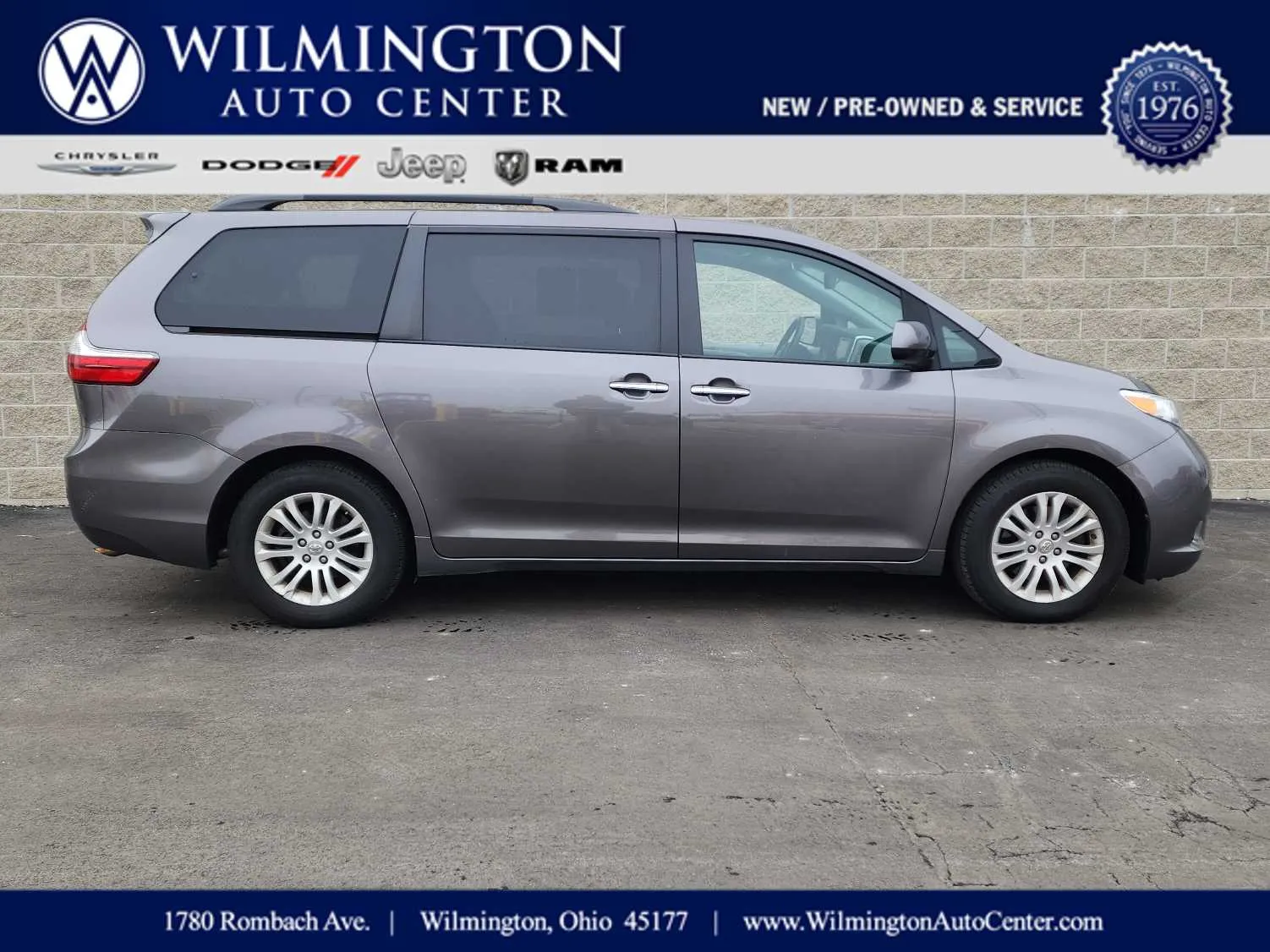 Gray 2015 Toyota Sienna XLE for sale in Wilmington, OH