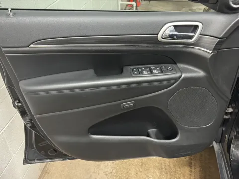 More photos of 2022 Jeep Grand Cherokee WK Limited at Wilmington Auto Center Chrysler Dodge Jeep RAM, OH