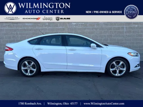 Gray 2015 Ford Fusion SE for sale in Wilmington, OH