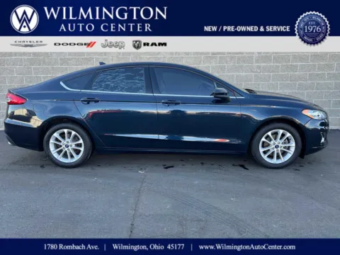 Blue 2020 Ford Fusion SE for sale in Wilmington, OH