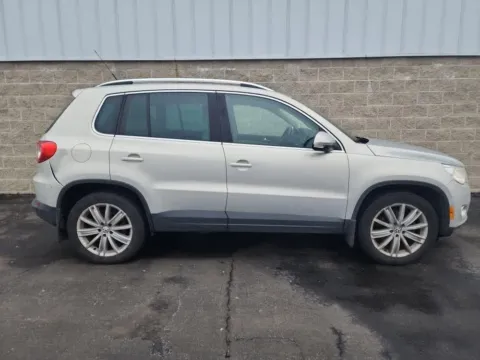 Photos of 2011 Volkswagen Tiguan SE 4Motion wSunroof & Navi for sale in Wilmington, OH at Wilmington Auto Center Chrysler Dodge Jeep RAM