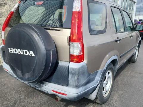 More photos of 2005 Honda CR-V LX at Wilmington Auto Center Chrysler Dodge Jeep RAM, OH