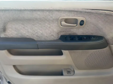 More photos of 2005 Honda CR-V LX at Wilmington Auto Center Chrysler Dodge Jeep RAM, OH