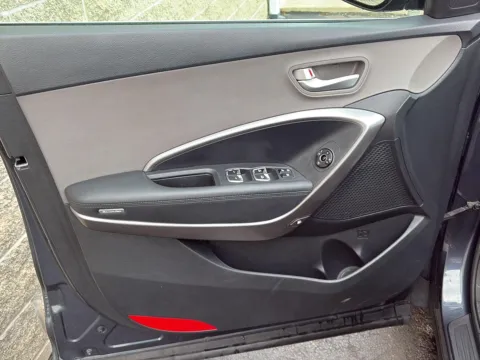 More photos of 2017 Hyundai Santa Fe SE at Wilmington Auto Center Chrysler Dodge Jeep RAM, OH