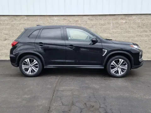 Black 2023 Mitsubishi Outlander Sport SE for sale in Wilmington, OH