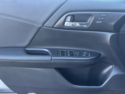 More photos of 2015 Honda Accord Sedan EX-L at Wilmington Auto Center Chrysler Dodge Jeep RAM, OH