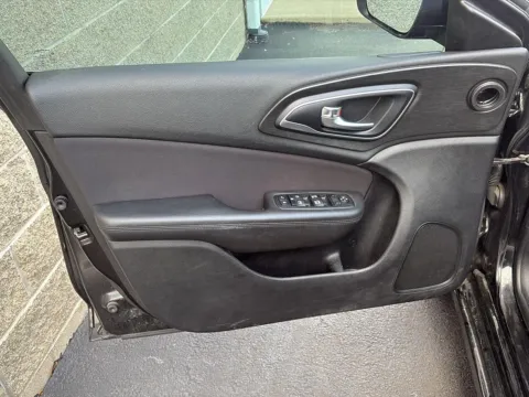 More photos of 2015 Chrysler 200 Limited at Wilmington Auto Center Chrysler Dodge Jeep RAM, OH