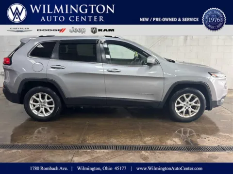Silver 2014 JEEP CHEROKEE LATITUDE for sale in Wilmington, OH
