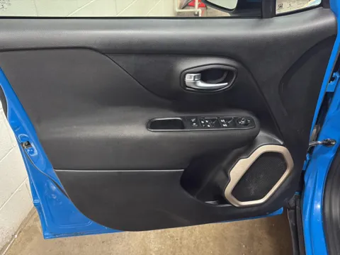 More photos of 2015 JEEP RENEGADE LATITUDE at Wilmington Auto Center Chrysler Dodge Jeep RAM, OH