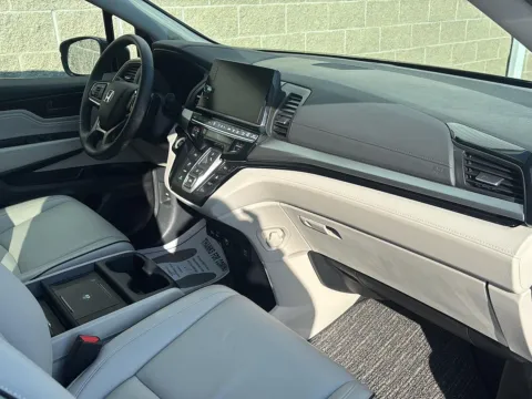 More photos of 2025 Honda Odyssey Touring at Wilmington Auto Center Chrysler Dodge Jeep RAM, OH