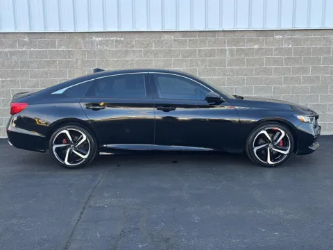 Black 2021 Honda Accord Sedan Sport SE for sale in Wilmington, OH