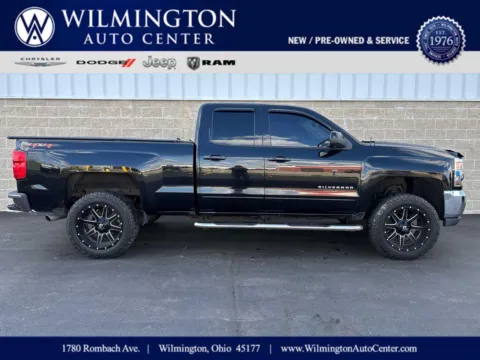 Black 2018 Chevrolet Silverado 1500 LT for sale in Wilmington, OH