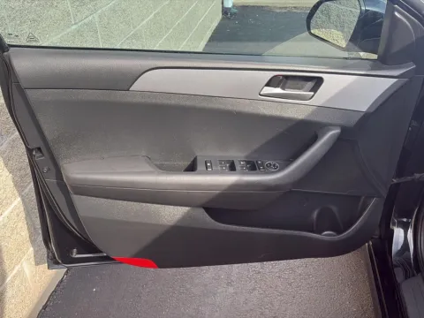 More photos of 2019 Hyundai Sonata SE at Wilmington Auto Center Chrysler Dodge Jeep RAM, OH