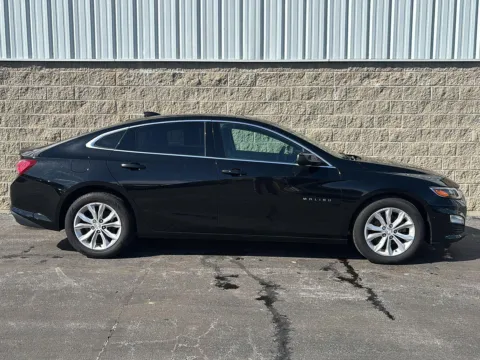 Black 2020 Chevrolet Malibu LT for sale in Wilmington, OH