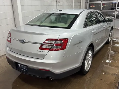 More photos of 2019 Ford Taurus Limited at Wilmington Auto Center Chrysler Dodge Jeep RAM, OH