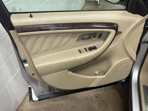 More photos of 2019 Ford Taurus Limited at Wilmington Auto Center Chrysler Dodge Jeep RAM, OH