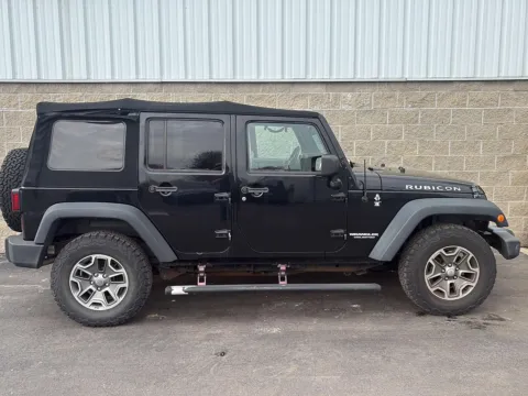 Black 2013 Jeep Wrangler Unlimited Rubicon for sale in Wilmington, OH