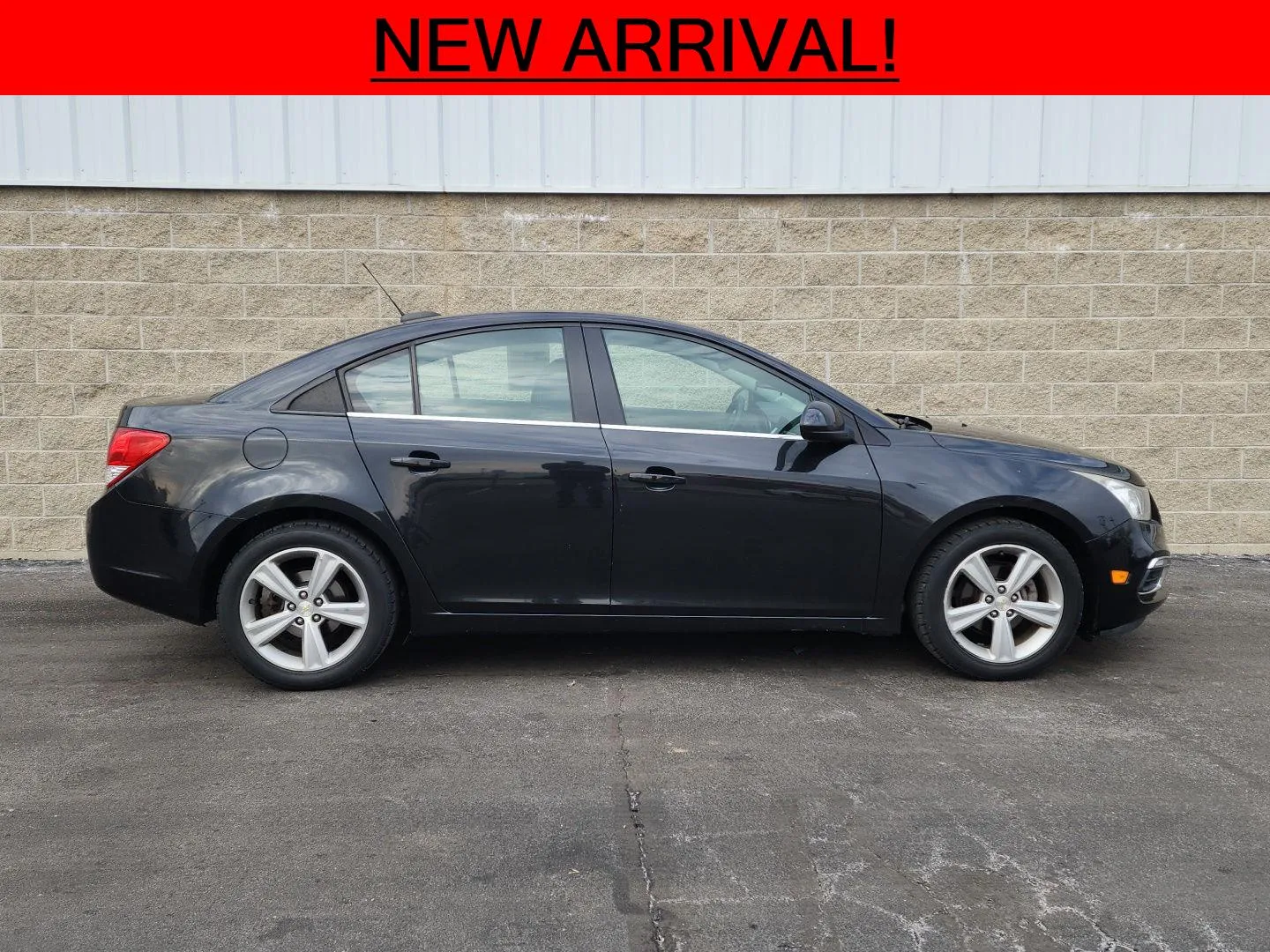 Black 2015 Chevrolet Cruze LT for sale in Wilmington, OH