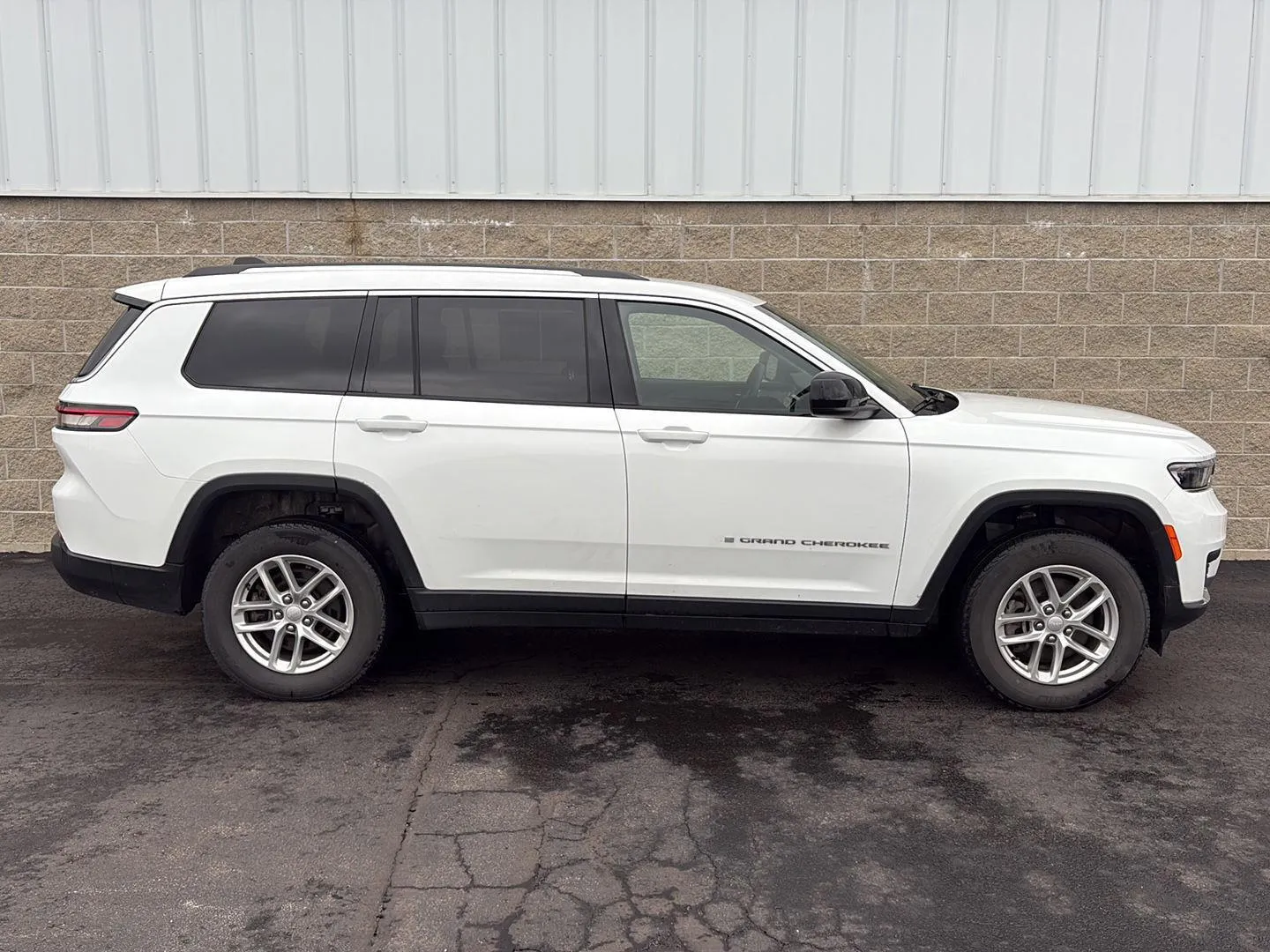 2023 Jeep Grand Cherokee L Laredo for sale in Wilmington, OH