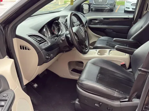 More photos of 2017 Dodge Grand Caravan SXT at Wilmington Auto Center Chrysler Dodge Jeep RAM, OH