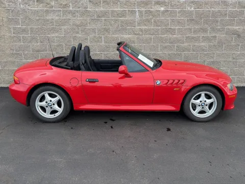 Photos of 1999 BMW Z3 2.5L for sale in Wilmington, OH at Wilmington Auto Center Chrysler Dodge Jeep RAM