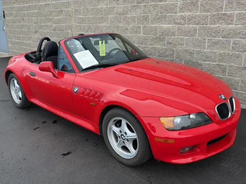 More photos of 1999 BMW Z3 2.5L at Wilmington Auto Center Chrysler Dodge Jeep RAM, OH