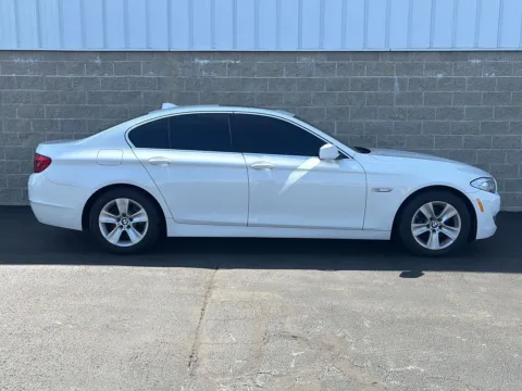 White 2013 BMW 5 Series 528i xDrive for sale in Wilmington, OH