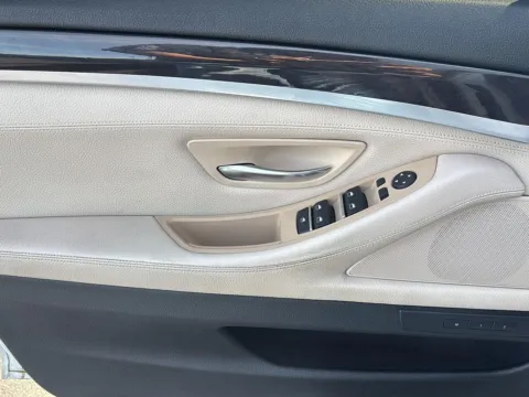 More photos of 2013 BMW 5 Series 528i xDrive at Wilmington Auto Center Chrysler Dodge Jeep RAM, OH