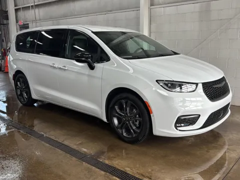 Photos of 2026 Chrysler Pacifica Select for sale in Wilmington, OH at Wilmington Auto Center Chrysler Dodge Jeep RAM