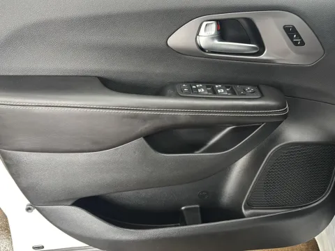 More photos of 2026 Chrysler Pacifica Select at Wilmington Auto Center Chrysler Dodge Jeep RAM, OH