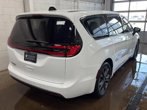 Another view of 2026 Chrysler Pacifica Select for sale in Wilmington, OH at Wilmington Auto Center Chrysler Dodge Jeep RAM