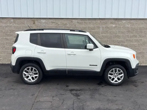 White 2015 Jeep Renegade Latitude for sale in Wilmington, OH