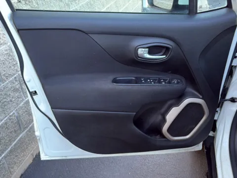 More photos of 2015 Jeep Renegade Latitude at Wilmington Auto Center Chrysler Dodge Jeep RAM, OH