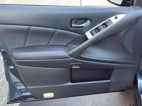 More photos of 2011 Nissan Murano SL at Wilmington Auto Center Chrysler Dodge Jeep RAM, OH