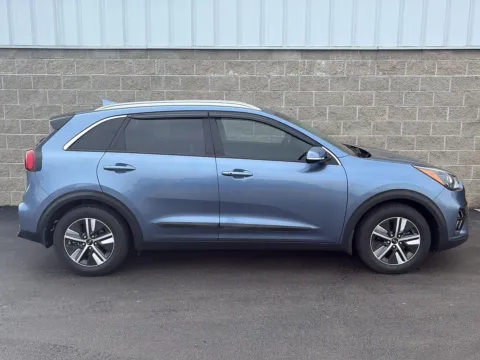 Blue 2020 Kia Niro Plug-In Hybrid EX for sale in Wilmington, OH