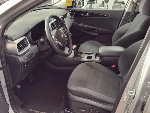 More photos of 2019 Kia Sorento LX V6 at Wilmington Auto Center Chrysler Dodge Jeep RAM, OH