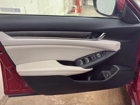 More photos of 2019 Honda Accord Hybrid EX at Wilmington Auto Center Chrysler Dodge Jeep RAM, OH