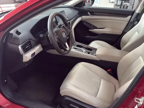 More photos of 2019 Honda Accord Hybrid EX at Wilmington Auto Center Chrysler Dodge Jeep RAM, OH