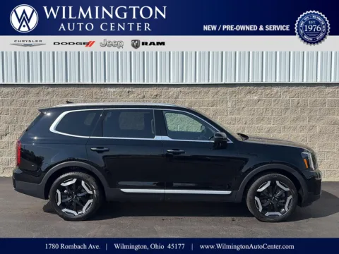 Black 2024 KIA Telluride S for sale in Wilmington, OH
