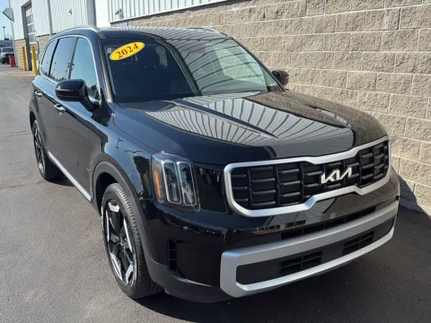Photos of 2024 KIA Telluride S for sale in Wilmington, OH at Wilmington Auto Center Chrysler Dodge Jeep RAM