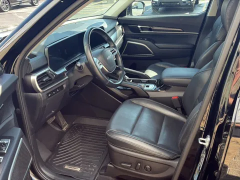 More photos of 2024 KIA Telluride S at Wilmington Auto Center Chrysler Dodge Jeep RAM, OH