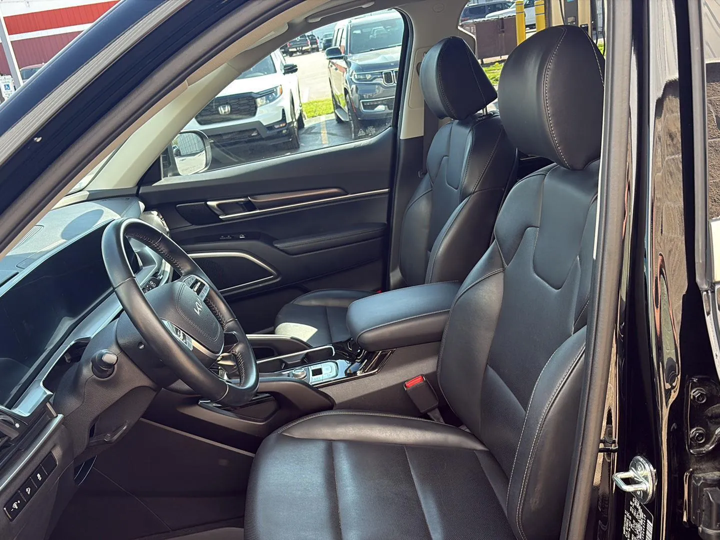 2024 Kia Telluride S - Photo 6