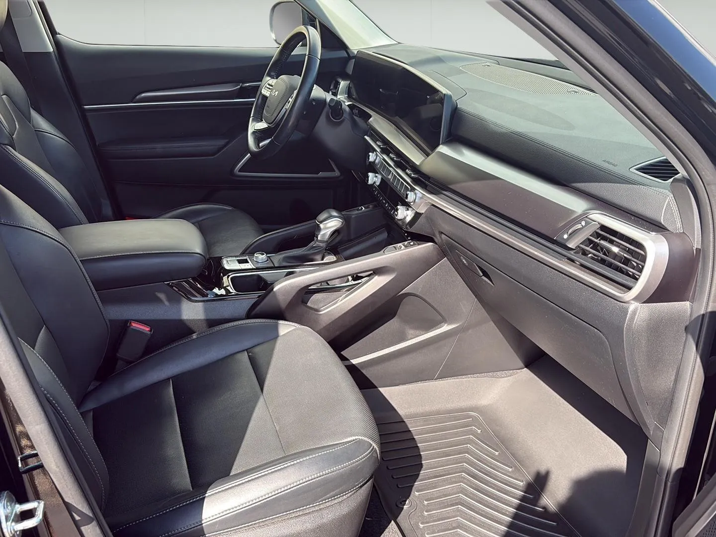2024 Kia Telluride S - Photo 22