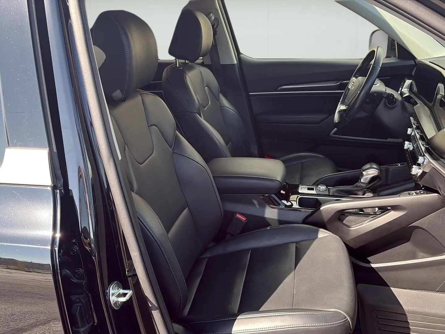 2024 Kia Telluride S - Photo 23