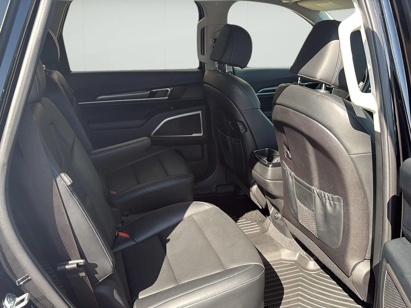 2024 Kia Telluride S - Photo 25