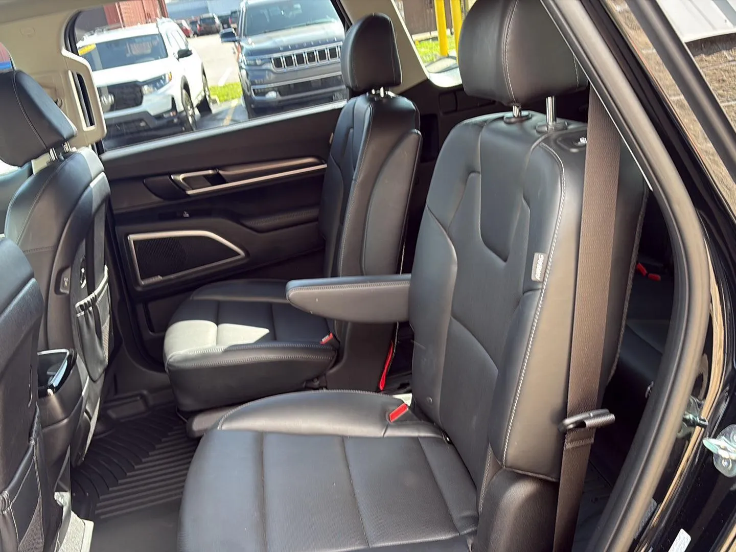 2024 Kia Telluride S - Photo 30