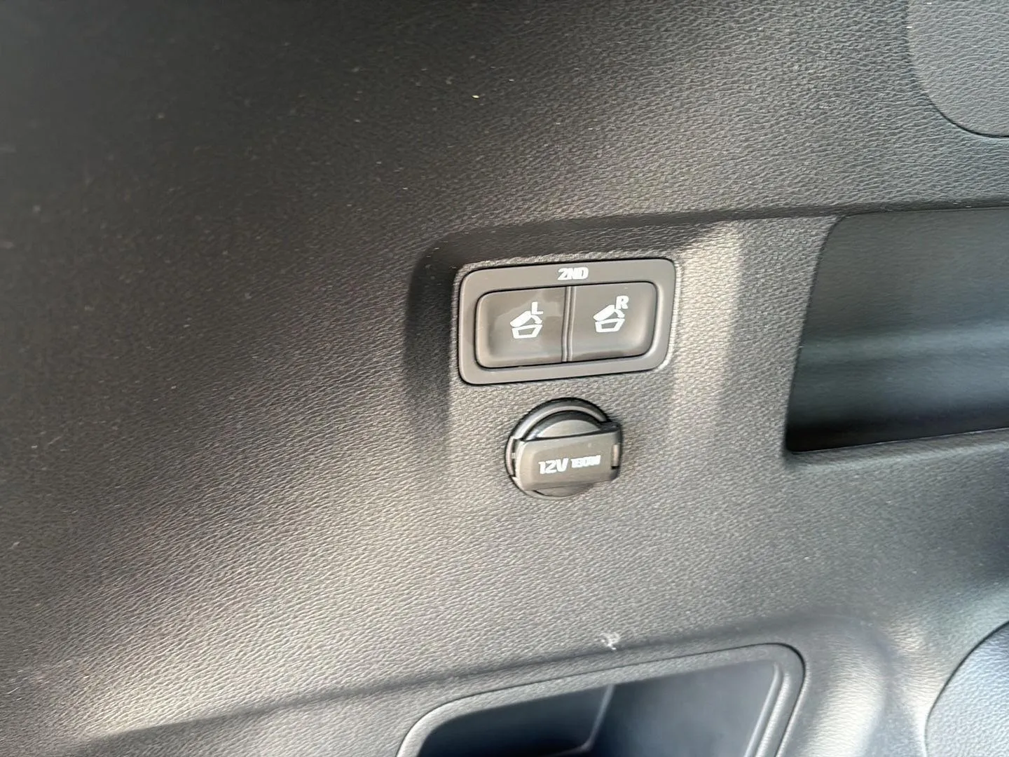 2024 Kia Telluride S - Photo 36