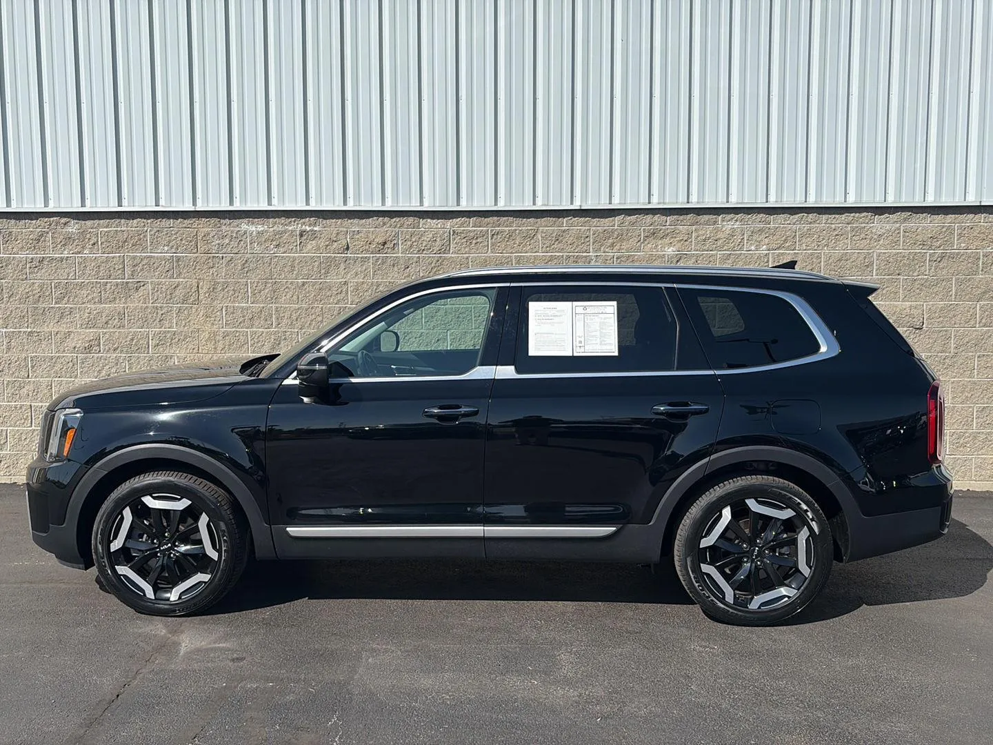 2024 Kia Telluride S - Photo 41