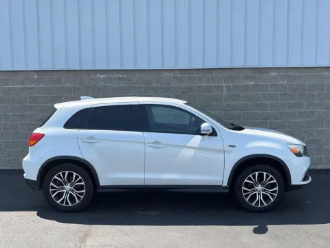 White 2019 Mitsubishi Outlander Sport ES 2.0 for sale in Wilmington, OH